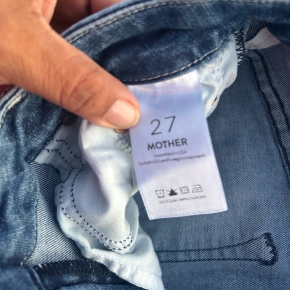 MOTHER Classic Blue Jeans The Looker Ankle Jeans in We The Animals
MOTHER - Picture 3 of 15